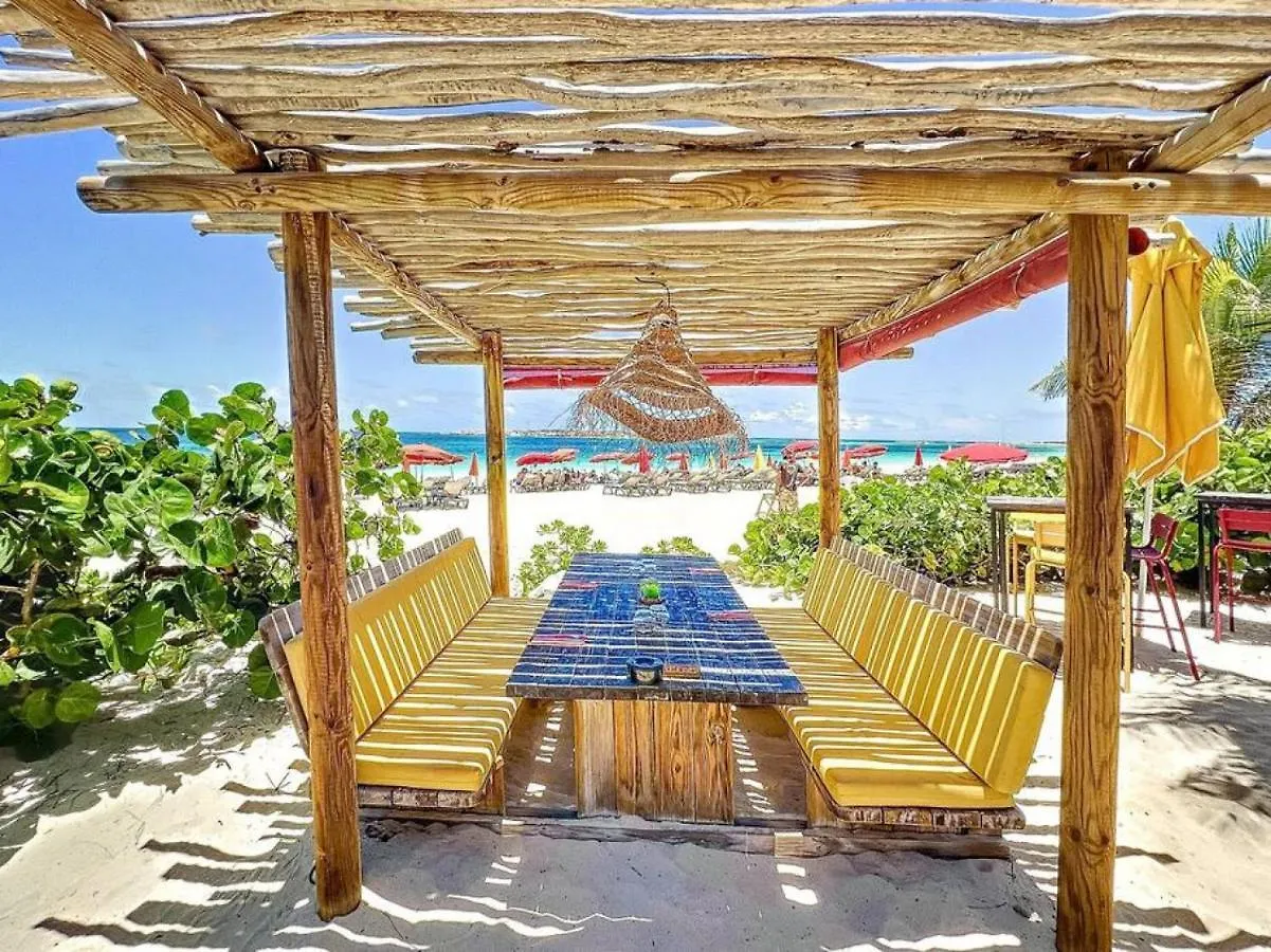 Lägenhet Eden Bleu, Direct Access To Orient Bay Beach, Swimming Pool
